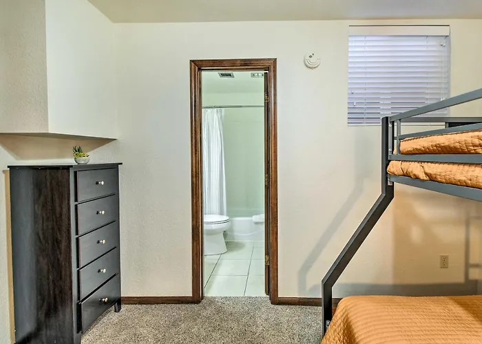 Apartment Patio, Grill & Fire Pit: Show Escape! Show Low
