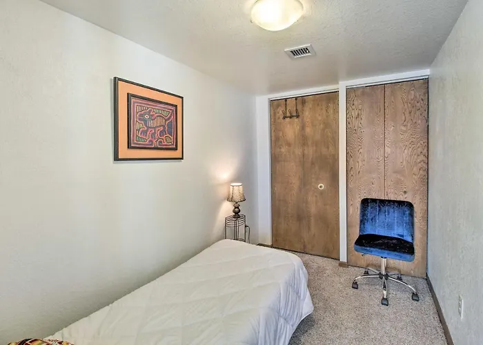 Apartment Patio, Grill & Fire Pit: Show Escape! *