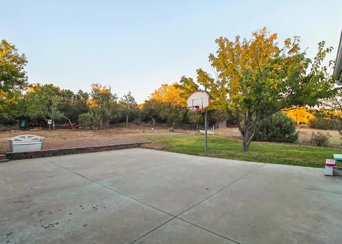 Patio, Grill & Fire Pit: Show Escape! *