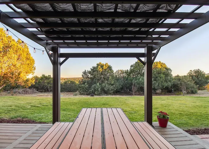 Patio, Grill & Fire Pit: Show Escape! *