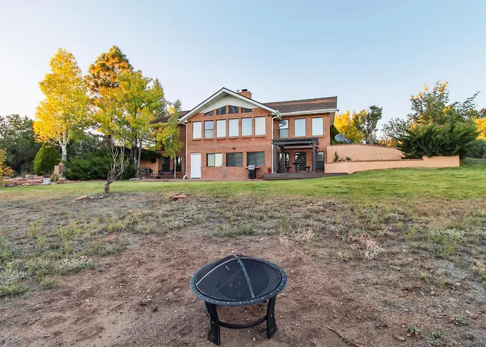 Patio, Grill & Fire Pit: Show Escape!